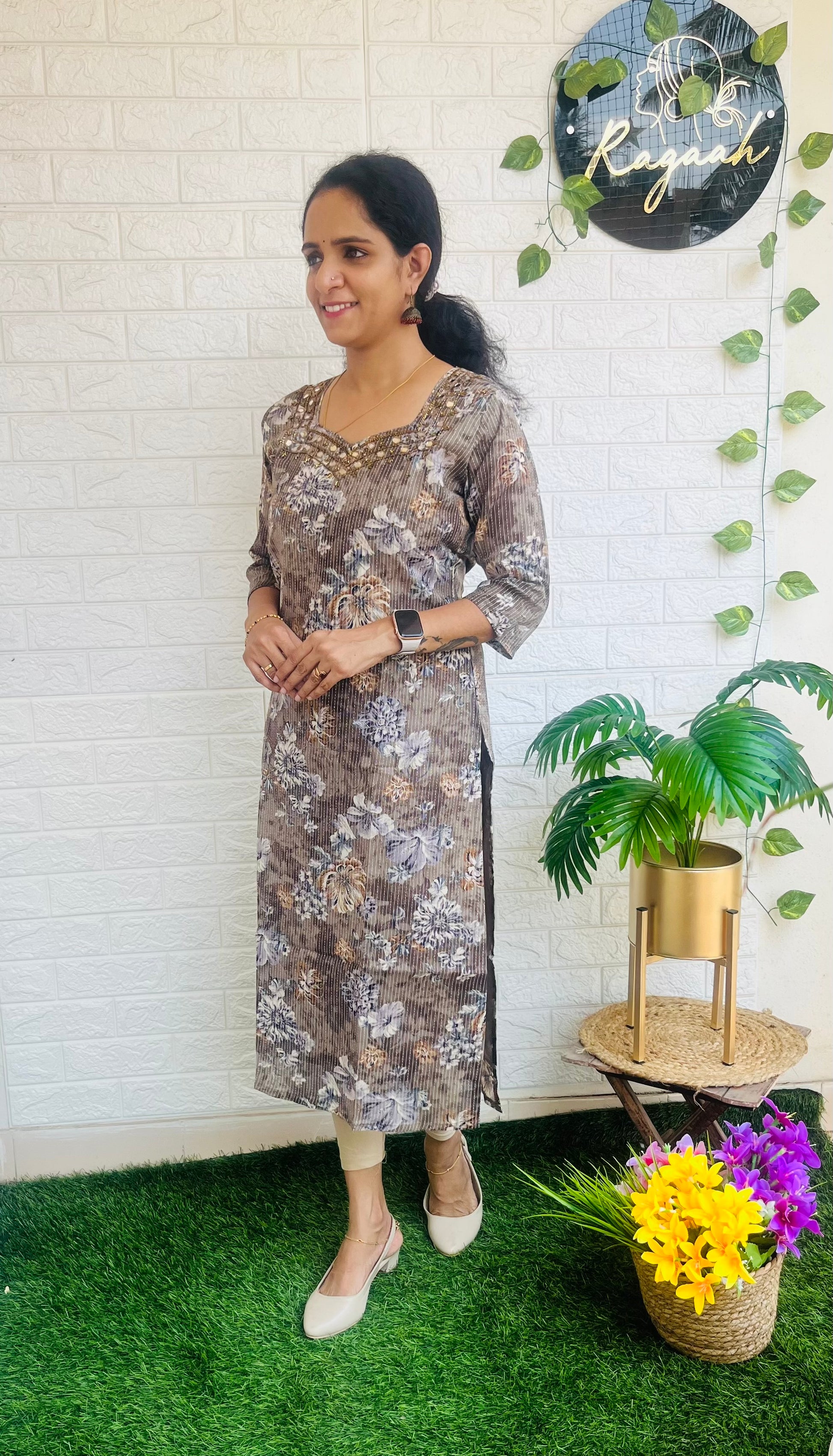 Kantha Cotton sweet heart neck slitted kurti