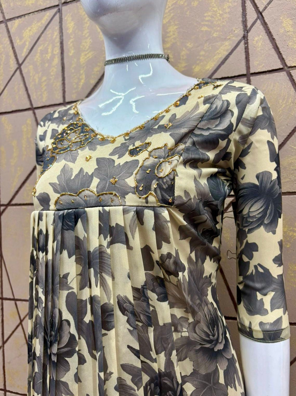 Georgette Handwork Aline Kurti RG768