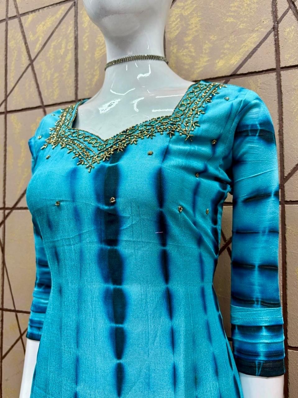 Vijithra Shibhori Aline Kurti RG742 Blue