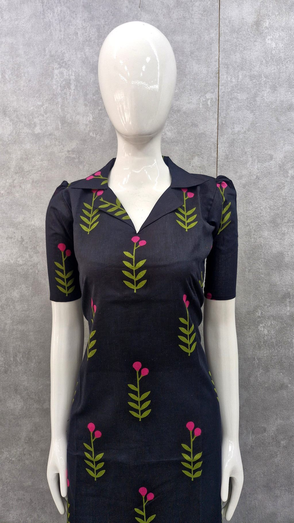 Black Blossom Aline Kurti RG1004