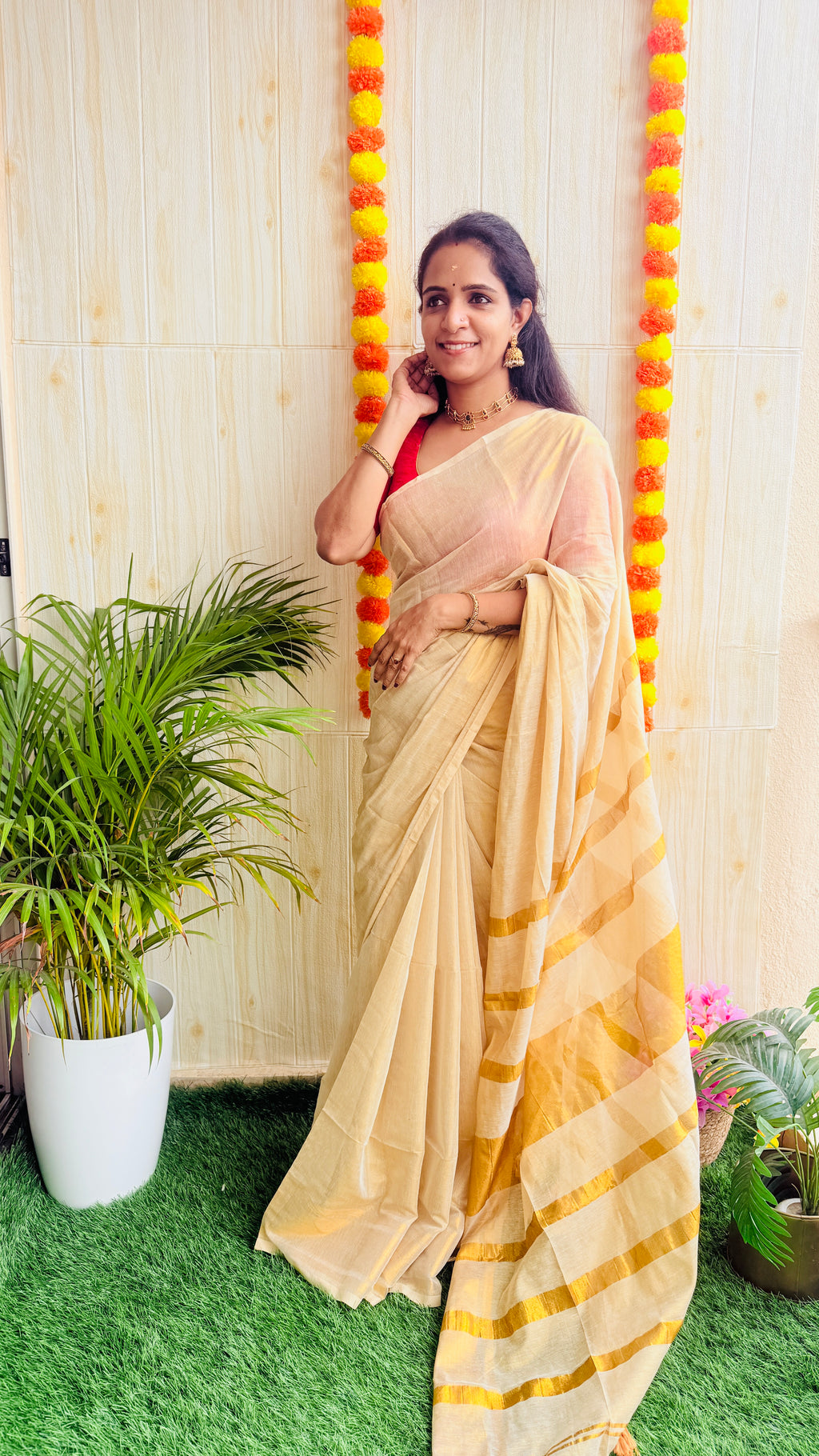 Kavya Mul Tissue Saree RG972