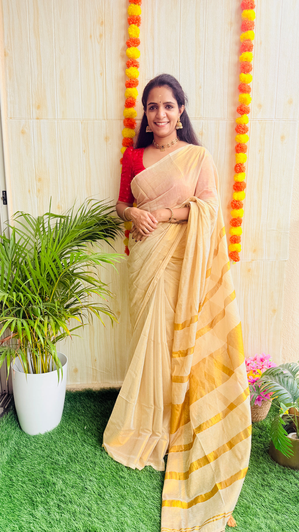 Kavya Mul Tissue Saree RG972