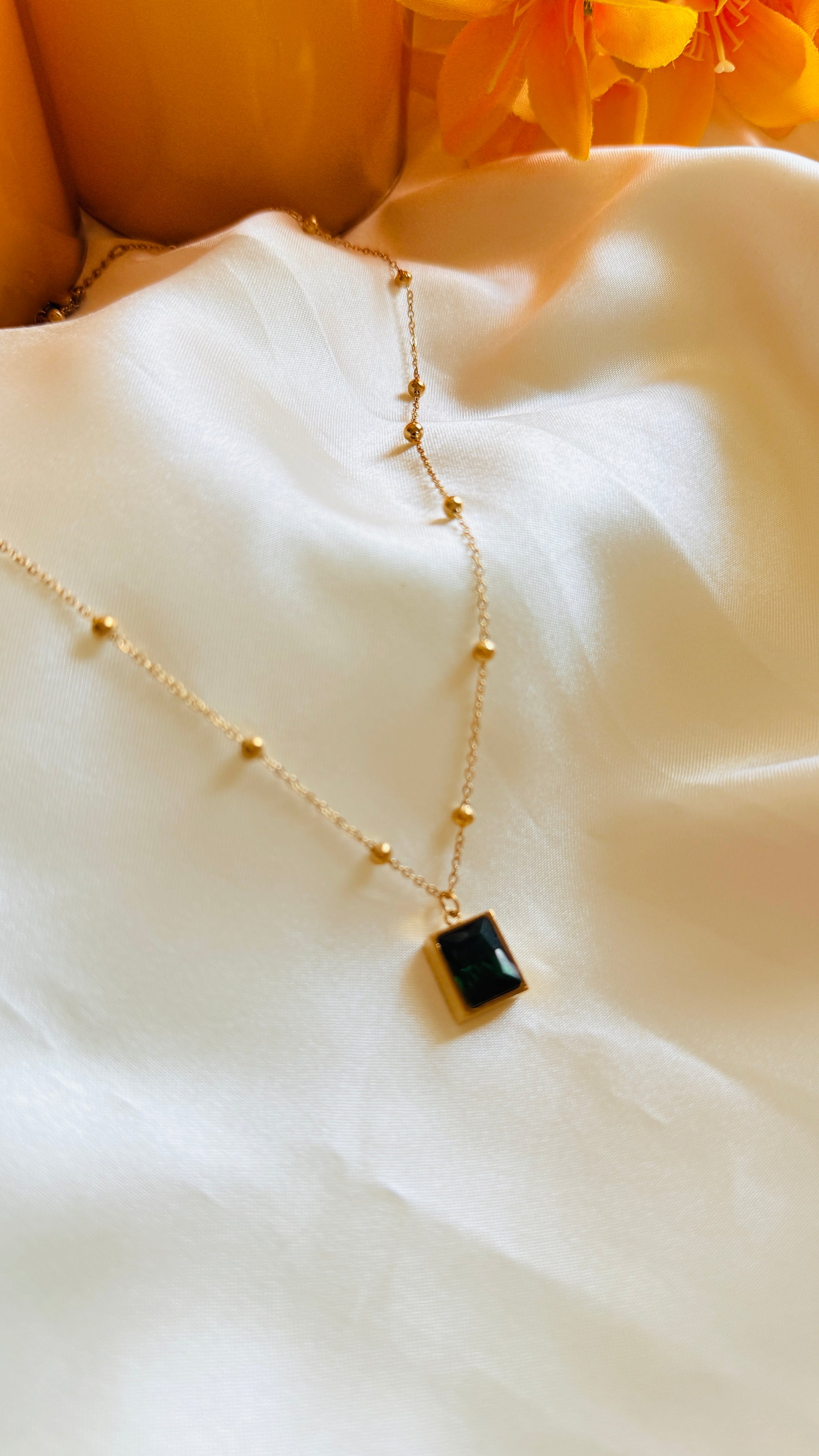 Diya Emerald Anti tarnish stainless steel neck Chain RJ109