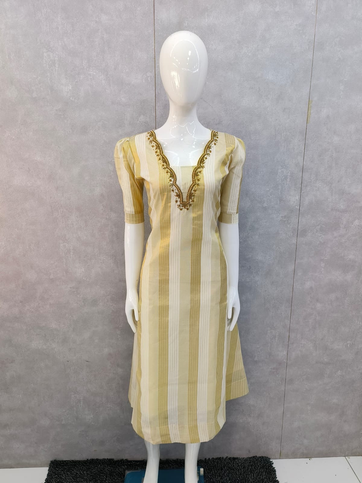 Priyam Onam Special Kurti RG983