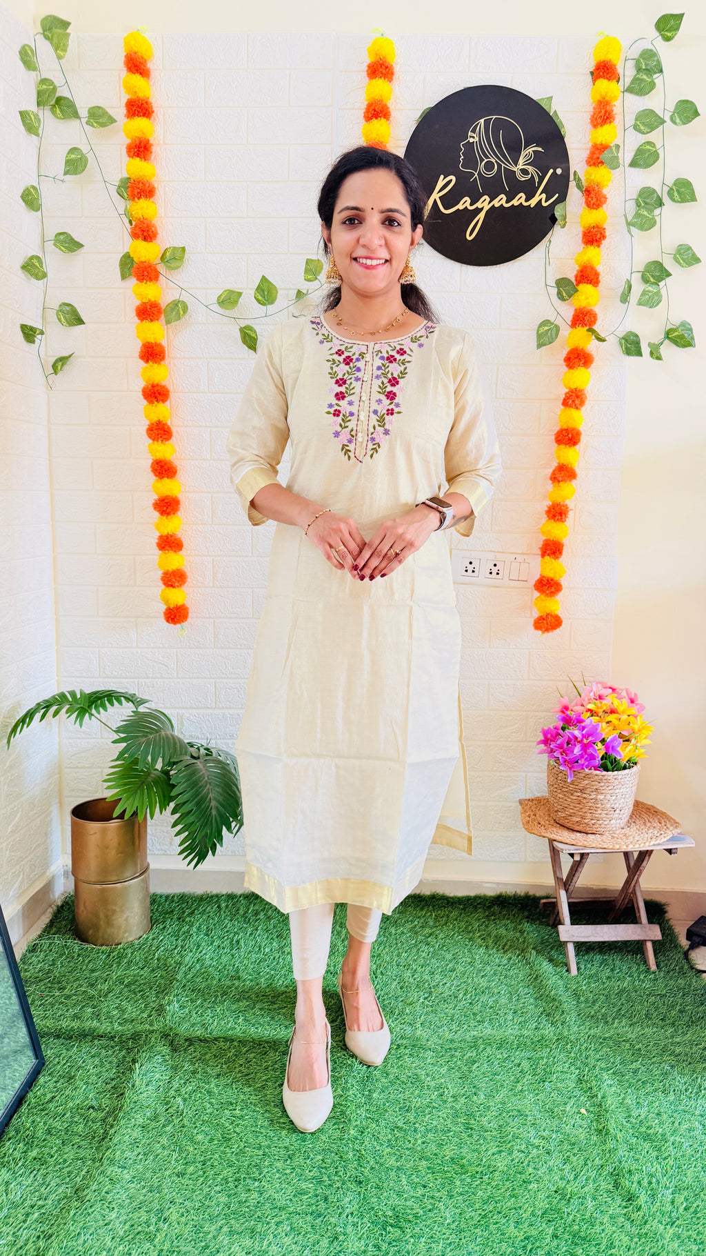 Vishu Collection Flower Embroidery RG917