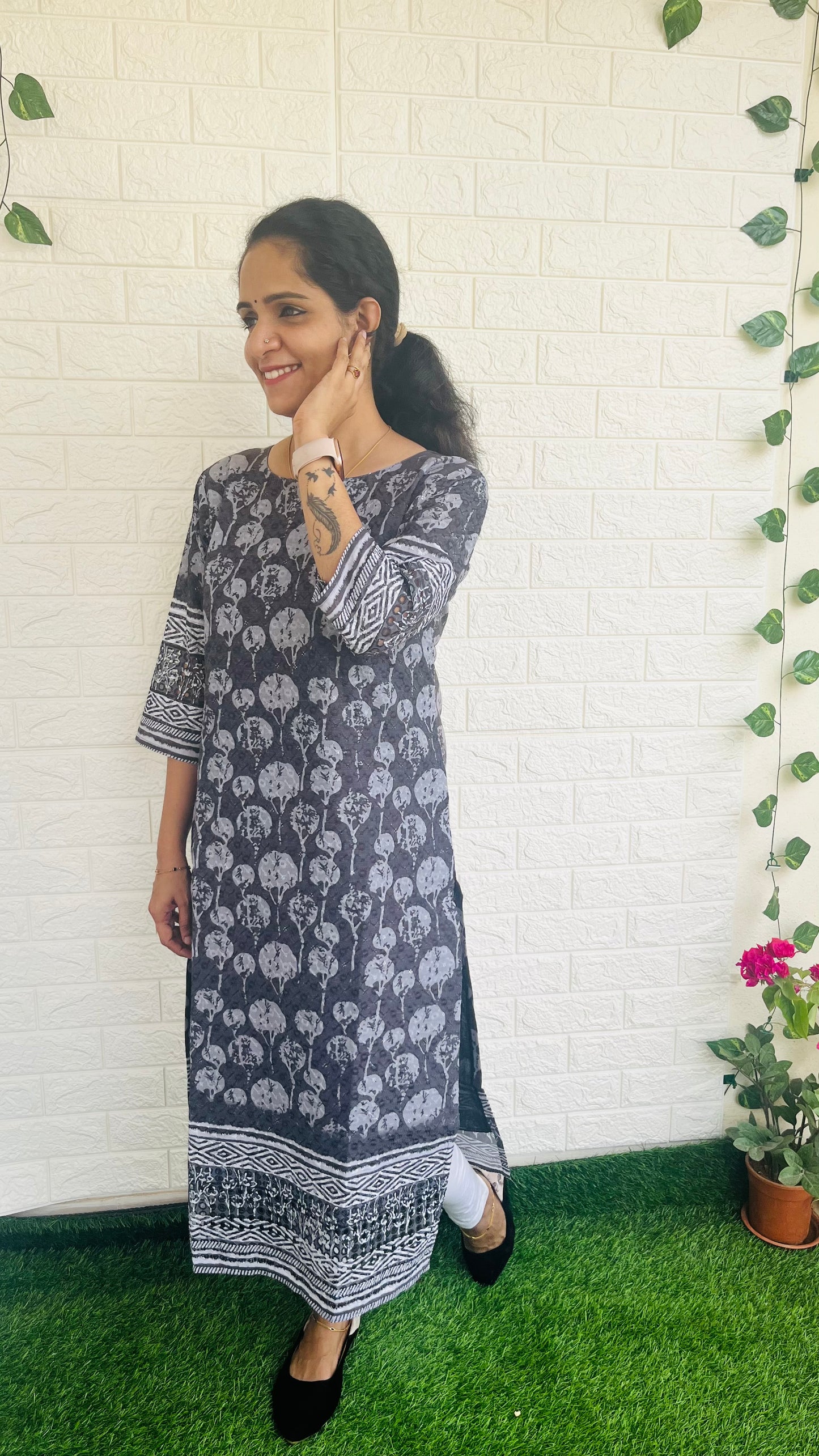 Hakoba Straight Kurti