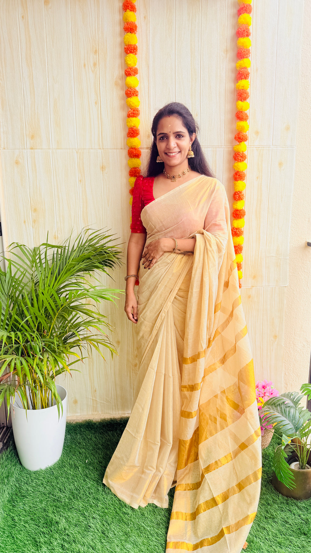 Kavya Mul Tissue Saree RG972