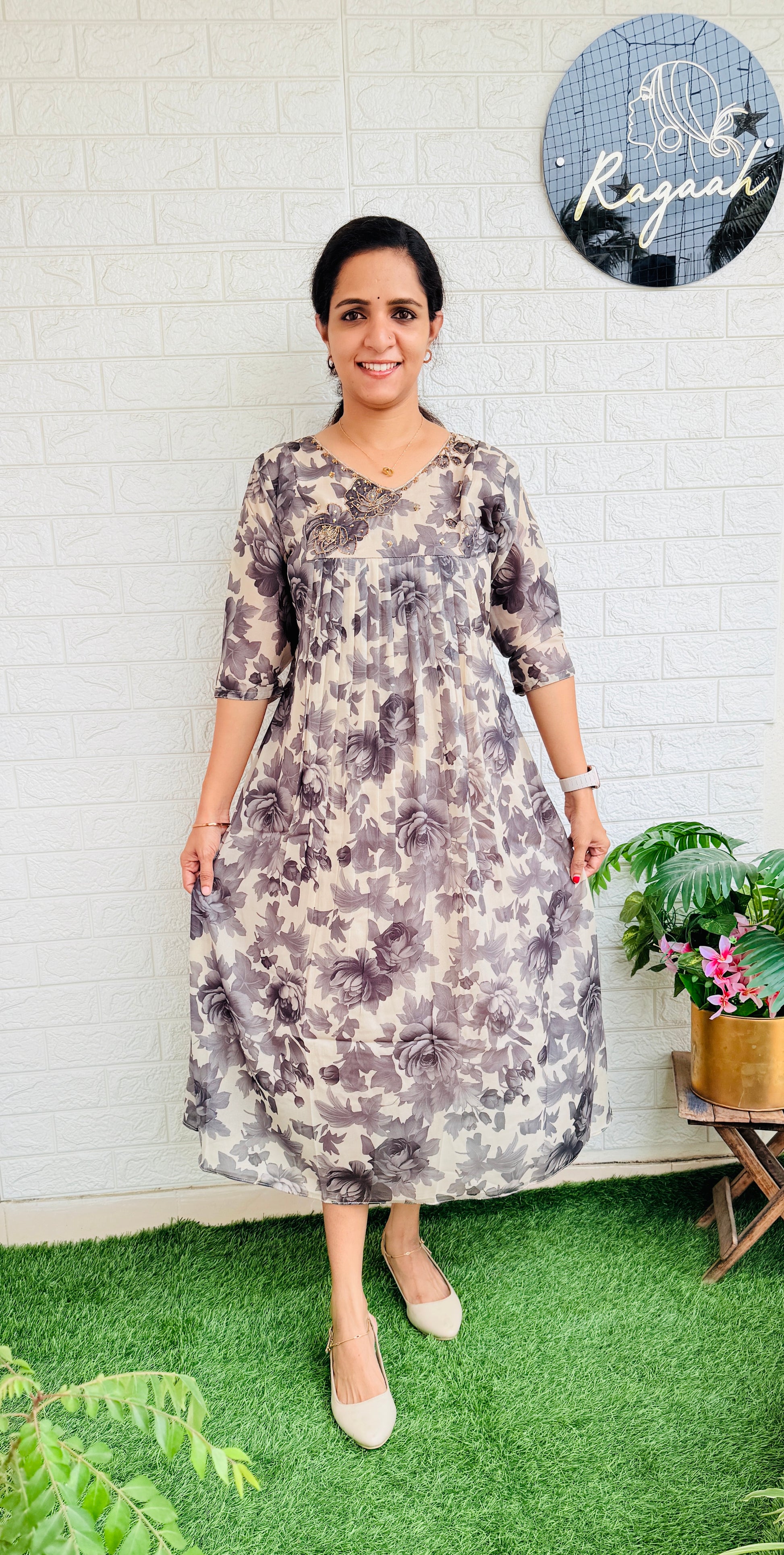 Georgette Handwork Aline Kurti RG768