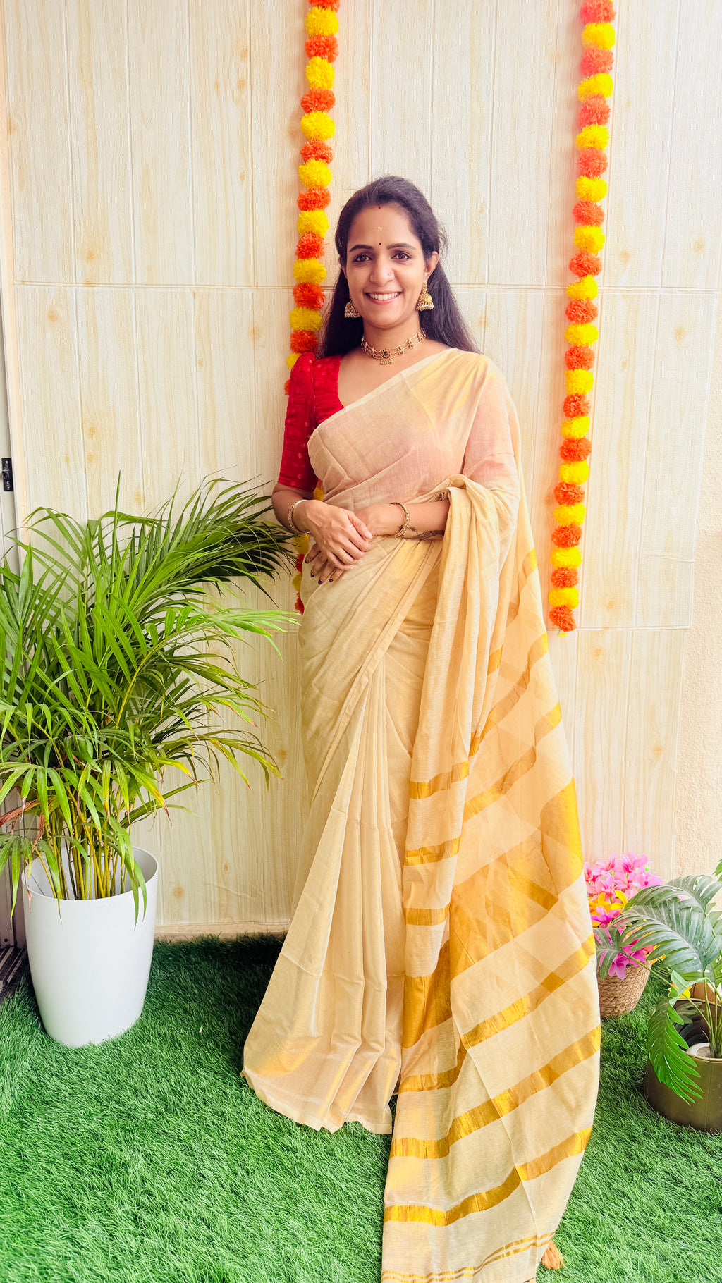 Kavya Mul Tissue Saree RG972