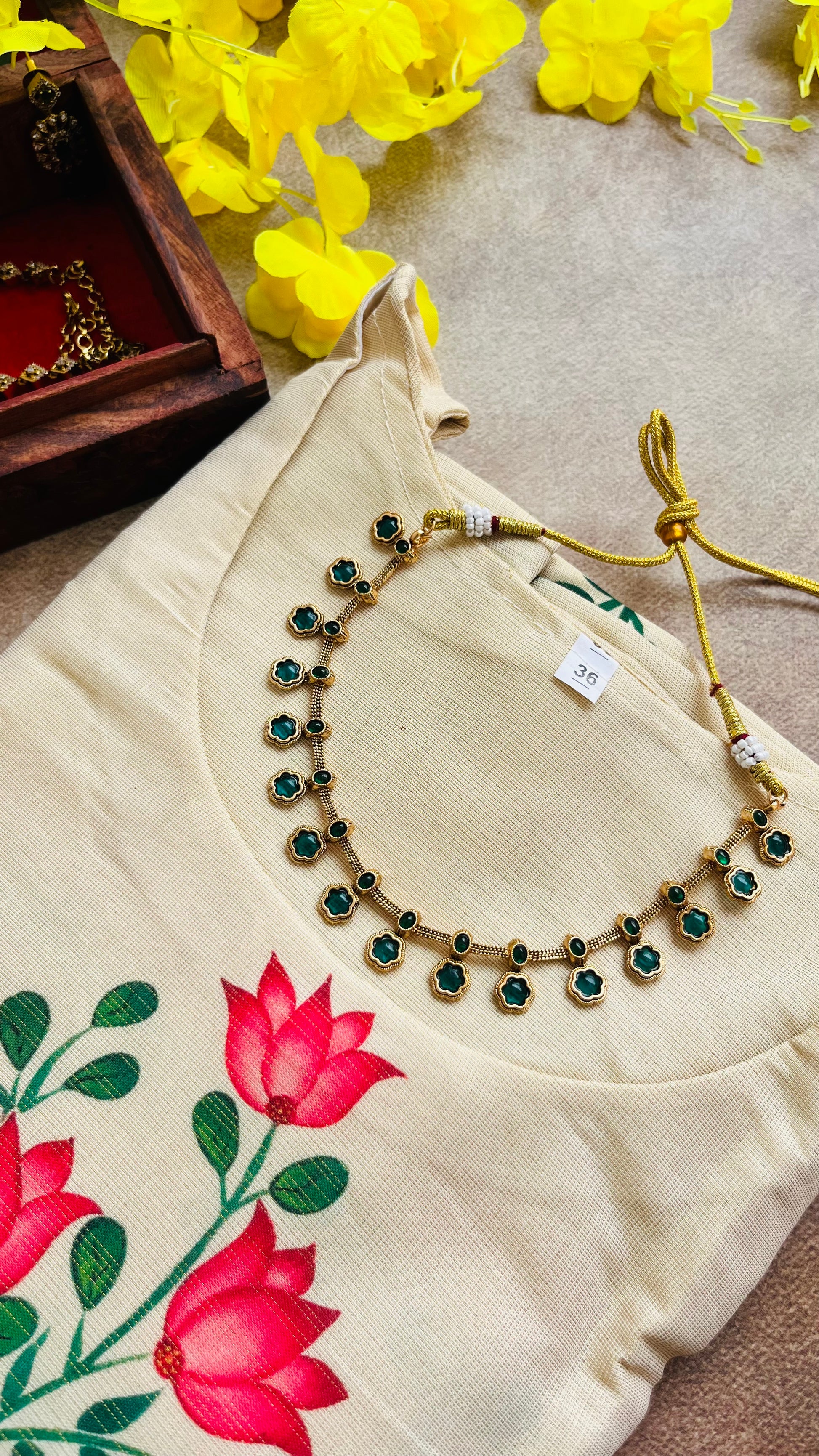 Green stone Neckpiece RJ34