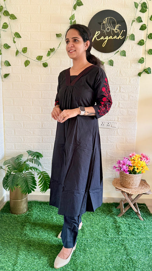 Beautiful Cotton Embroidery Cord Set RG910