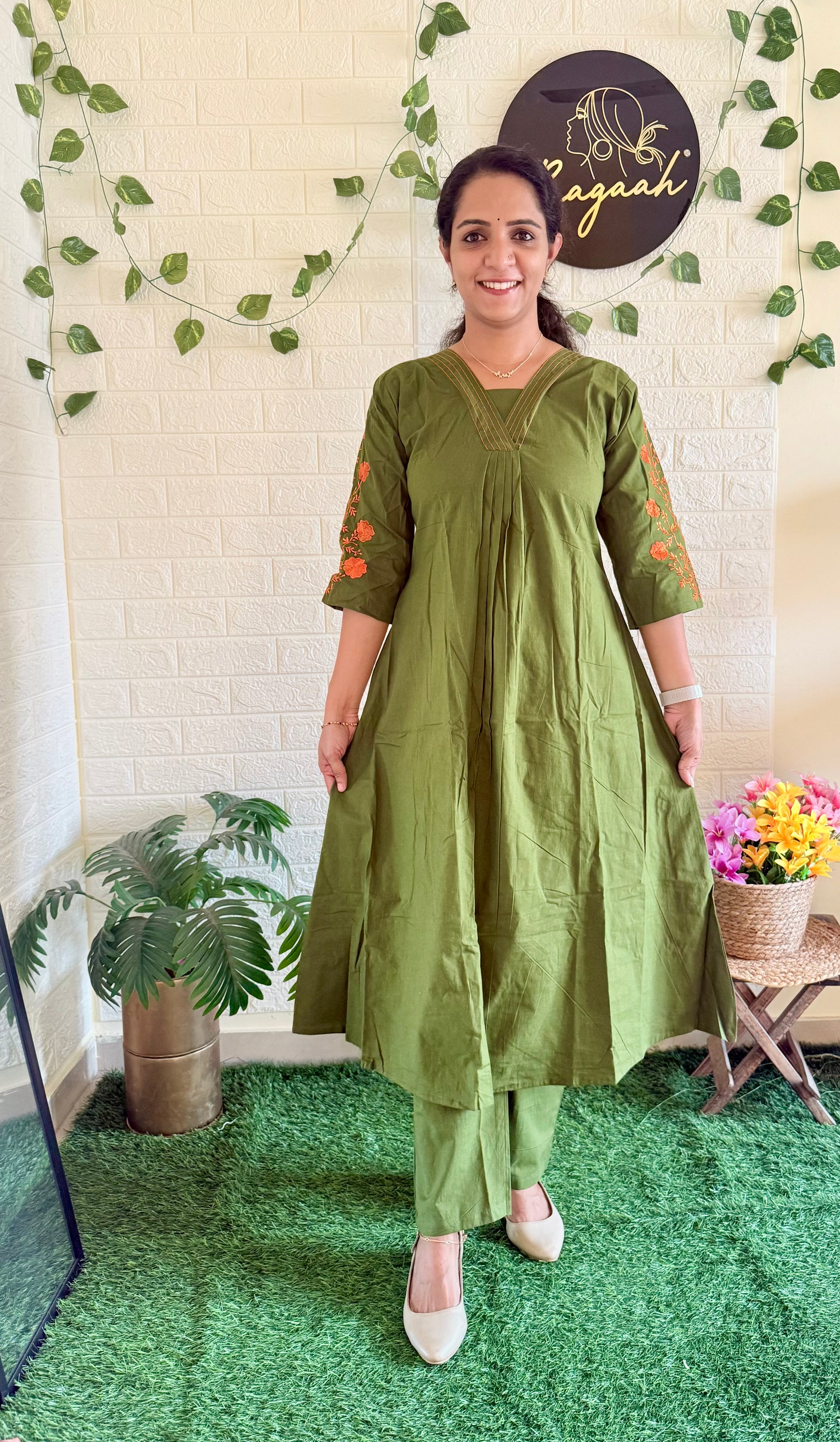 Beautiful Cotton Embroidery Cord Set RG910