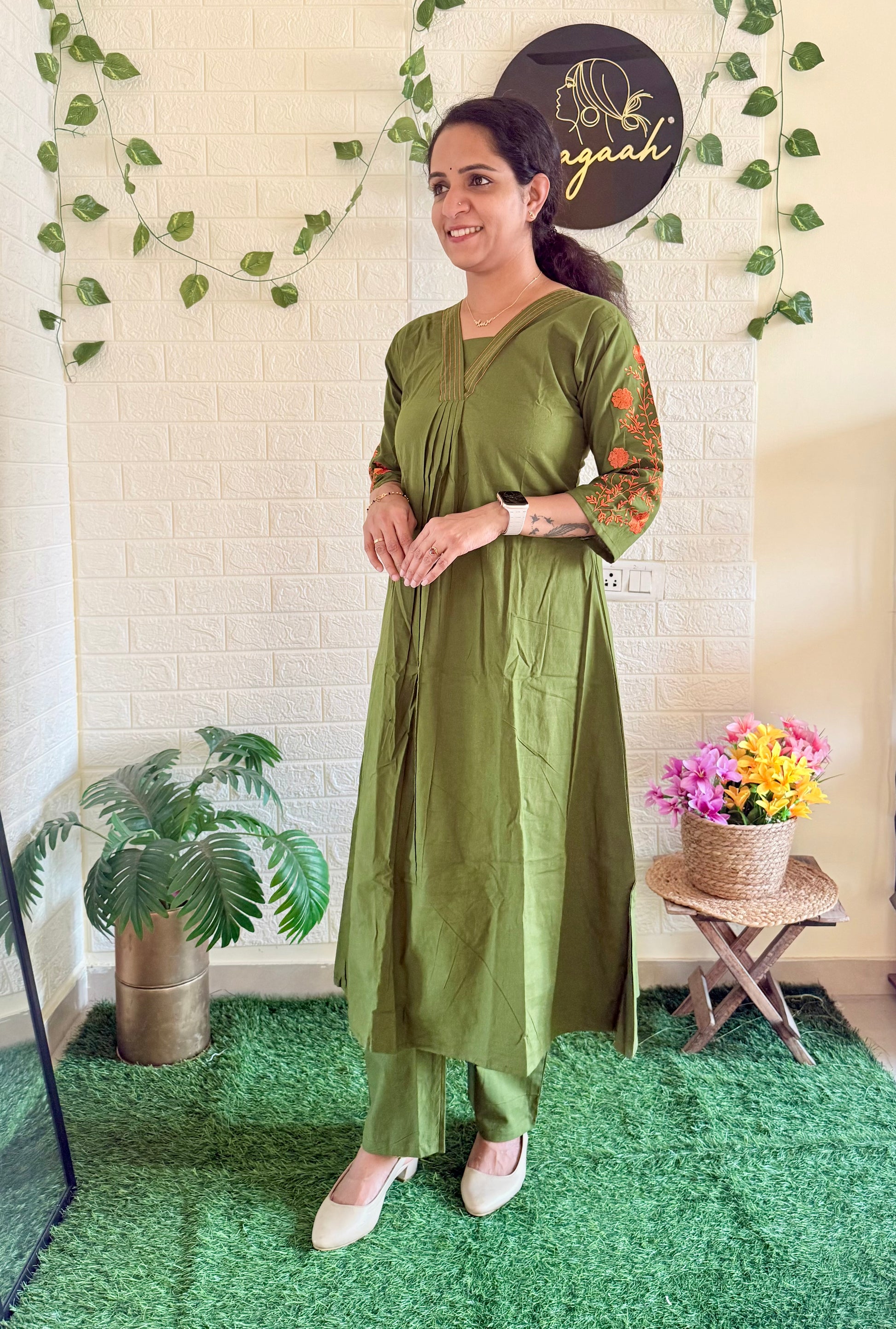 Beautiful Cotton Embroidery Cord Set RG910