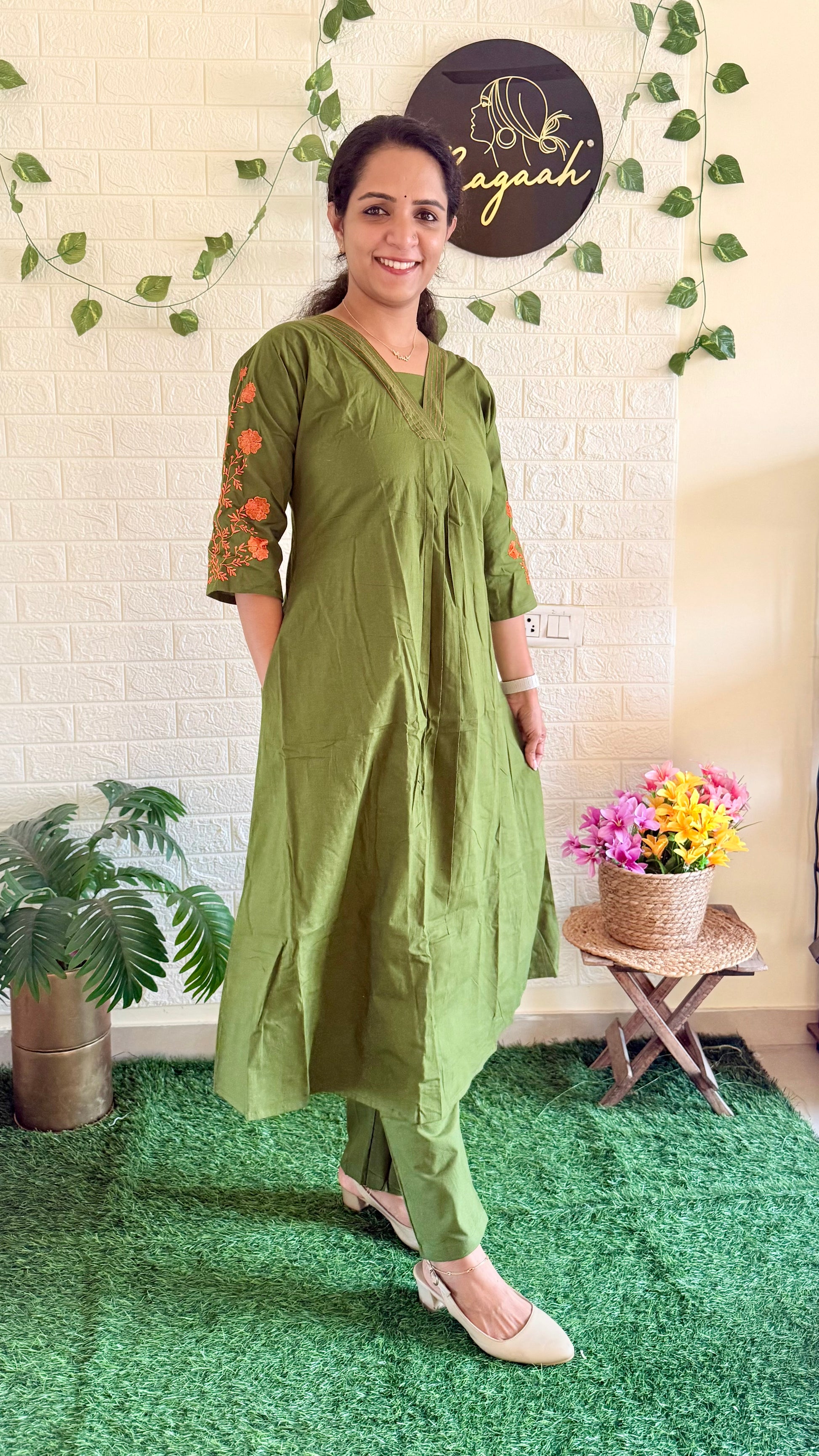 Beautiful Cotton Embroidery Cord Set RG910