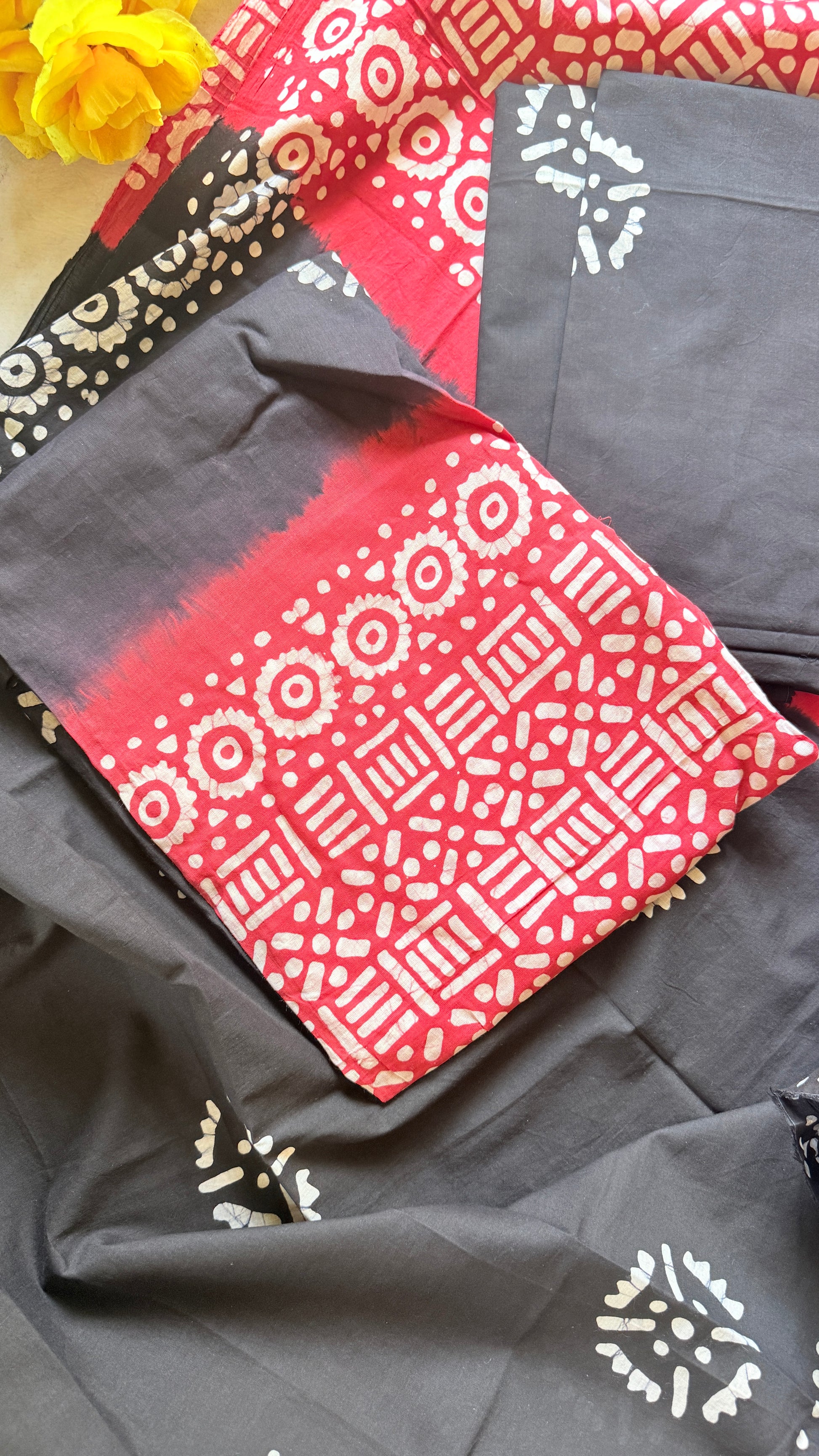 Mul Cotton Batik Unstiched 3ps set RG937