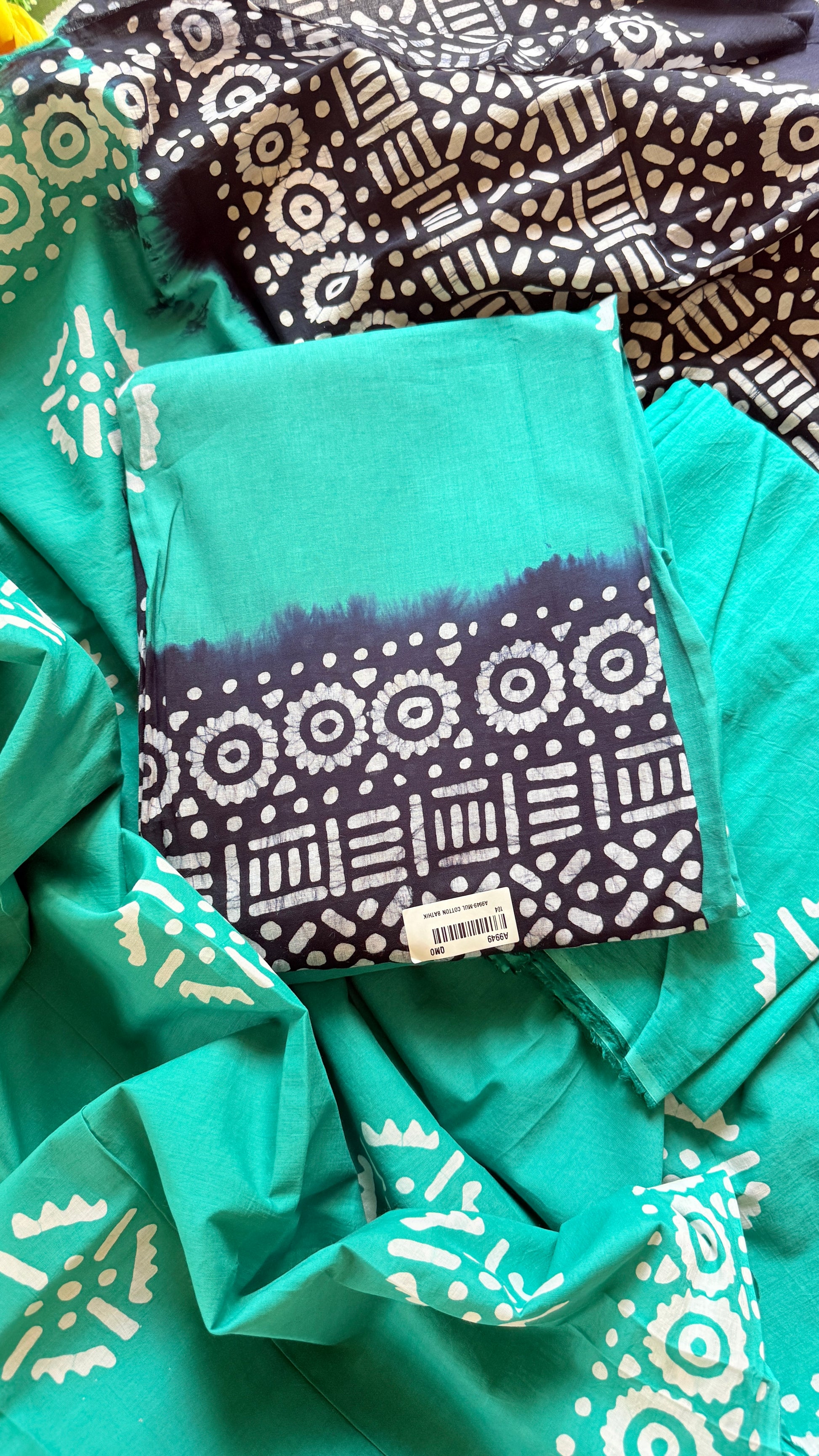 Mul Cotton Batik Unstiched 3ps set RG937