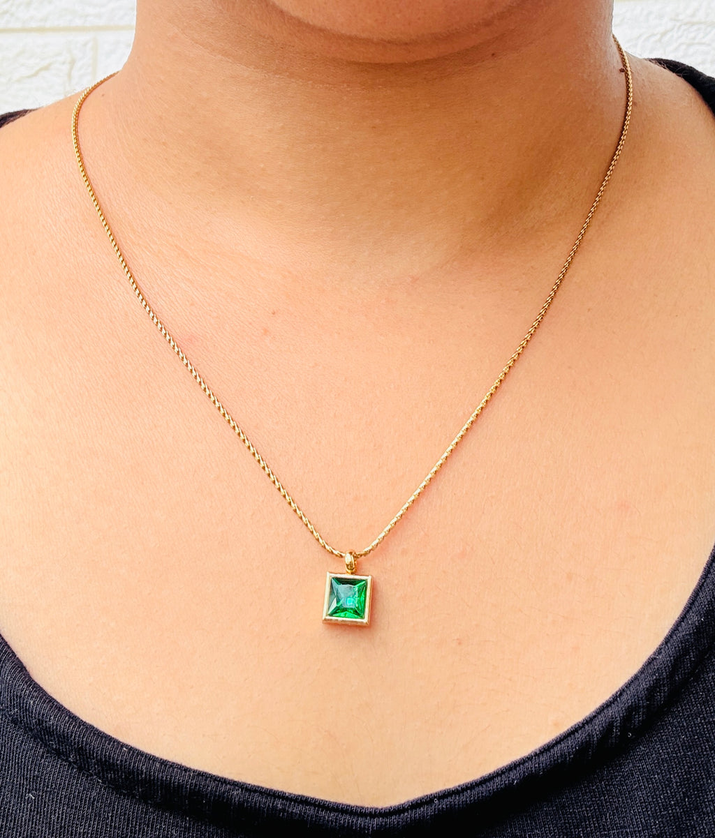 ✨ Emerald Glow Anti tarnish stainless steel neck Chain + Earring RJ97