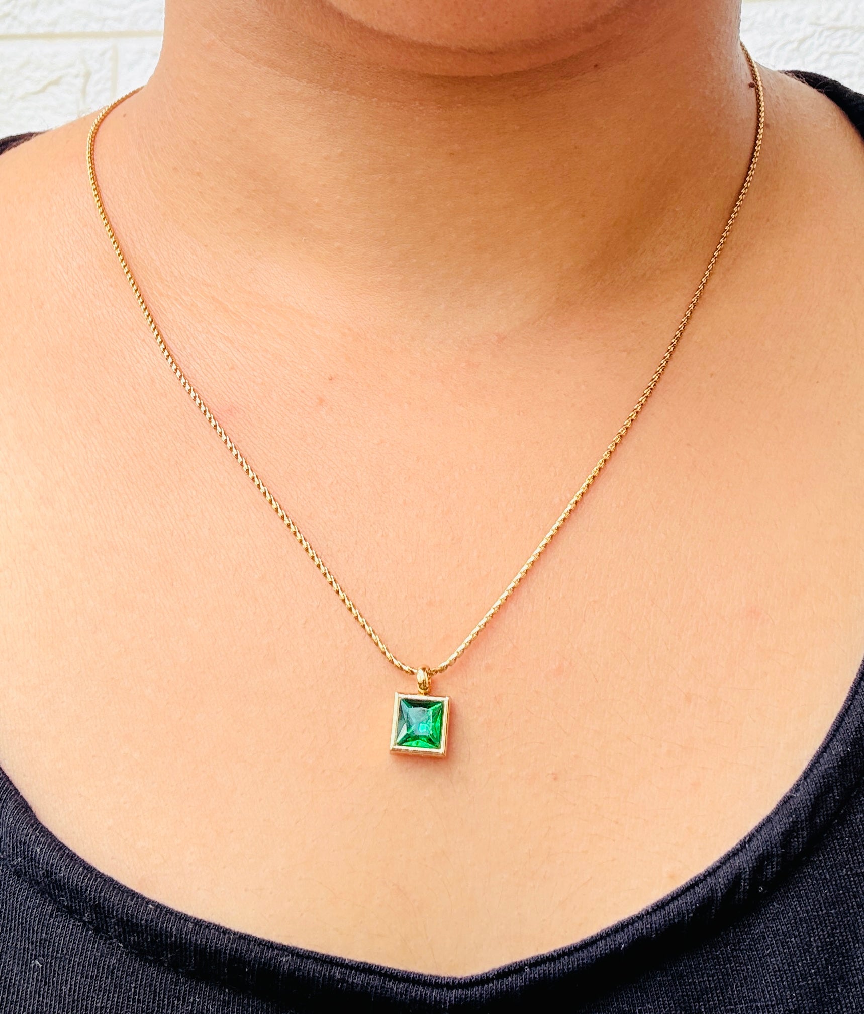 ✨ Emerald Glow Anti tarnish stainless steel neck Chain + Earring RJ97