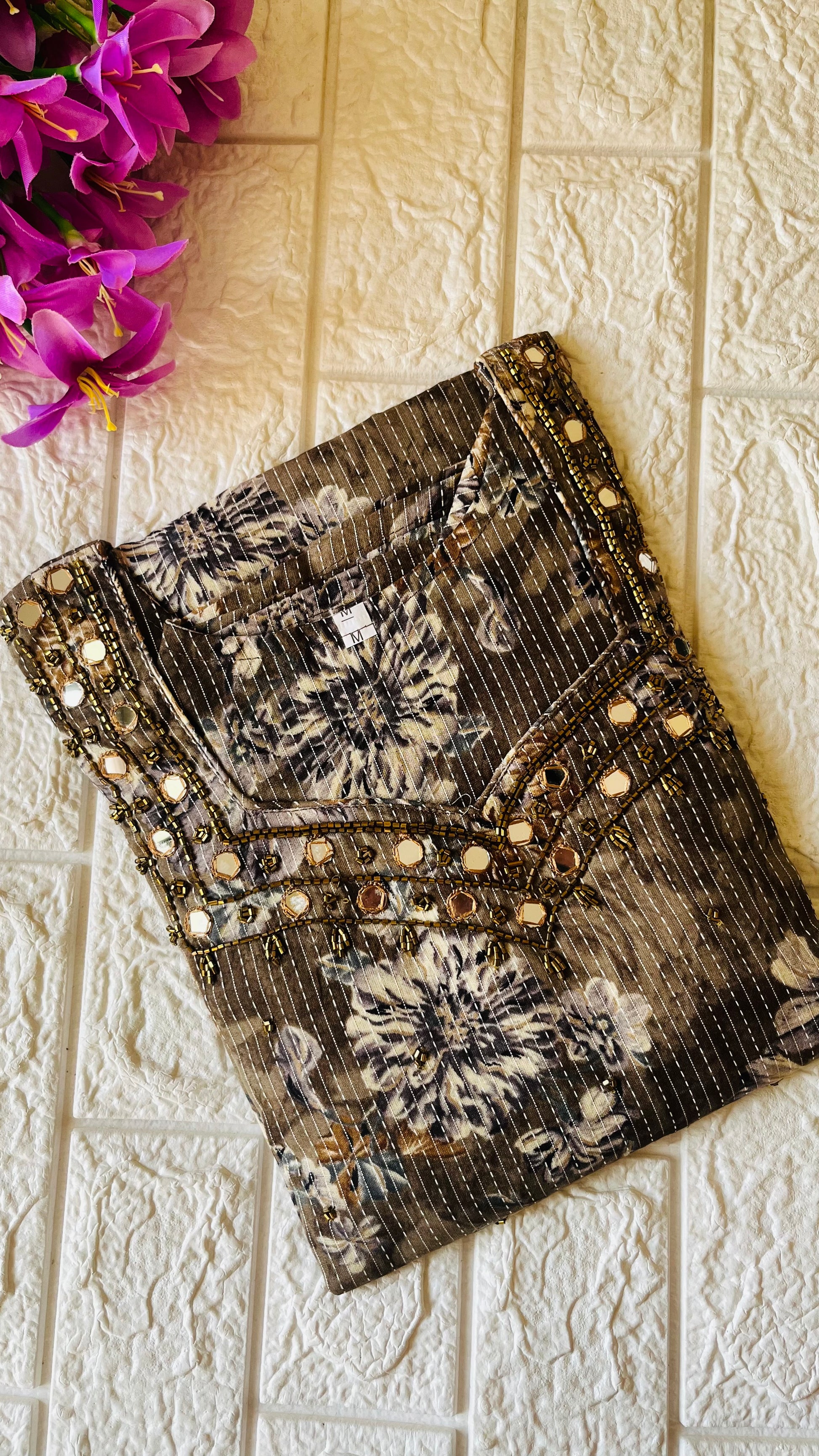 Kantha Cotton sweet heart neck slitted kurti