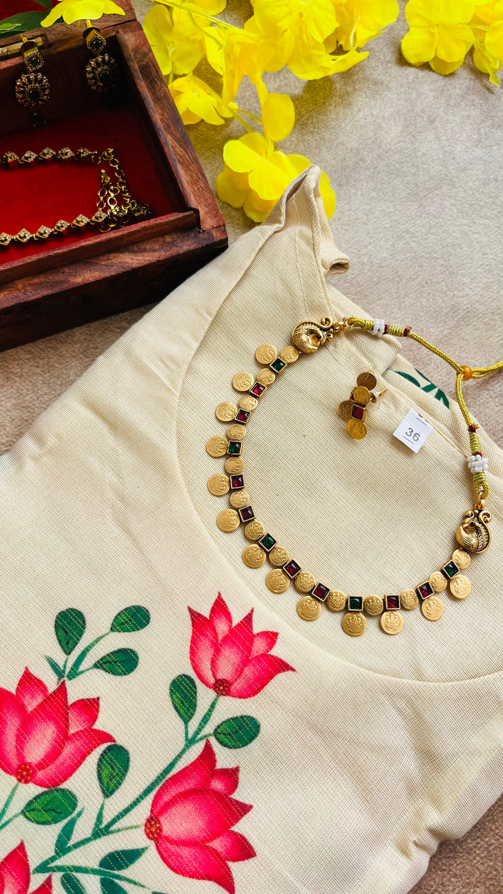 Small coin Neckpiece RJ33