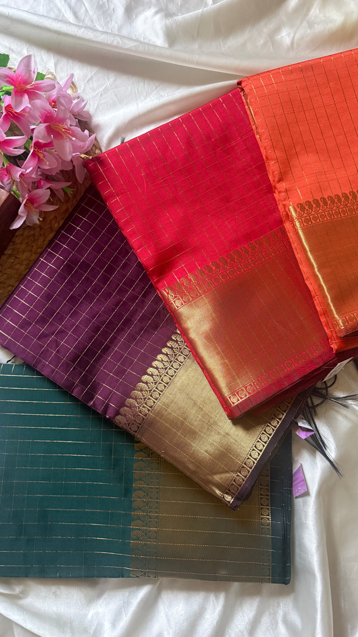 Trending Checked Soft Silk Saree RG1013